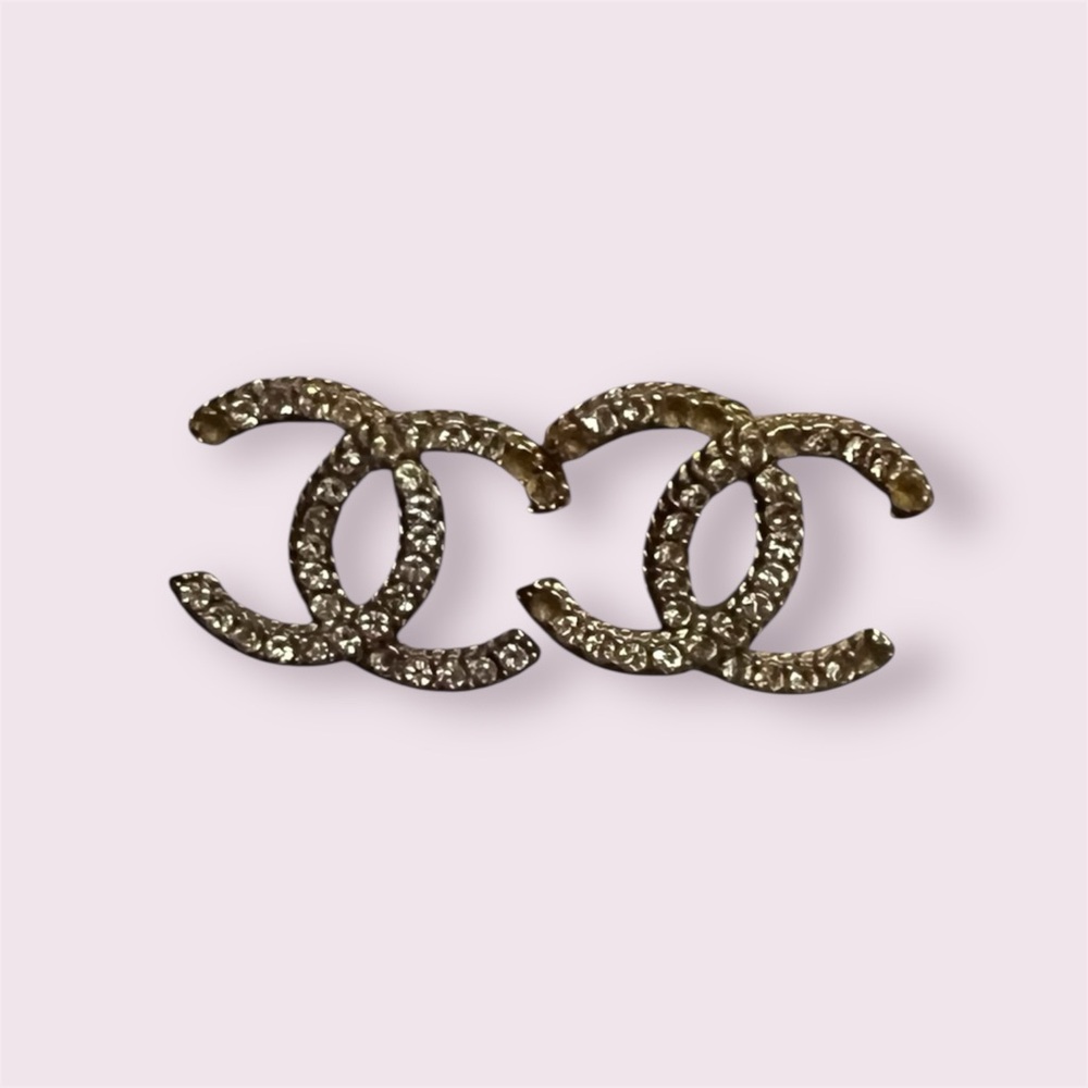CHANEL Gold Double C earrings
